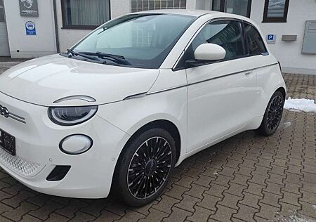 Fiat 500E 500 e 3+1 La Prima by Bocelli