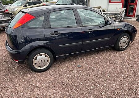 Ford Focus 1,6 *5 Türen*abnehmb. AHK* Tüv 8-2025