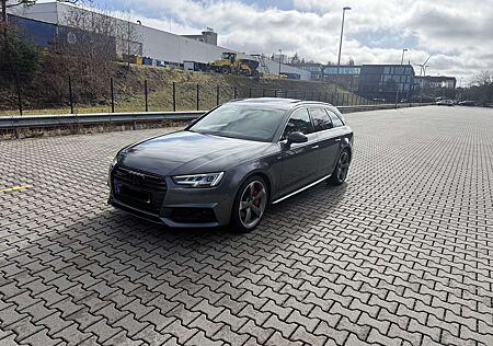 Audi A4 quattro sport