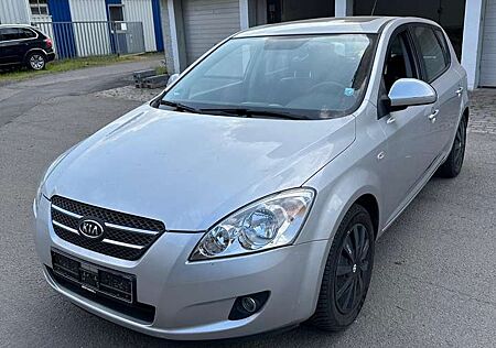 Kia Cee'd Ceed / 1.6 CVVT LX