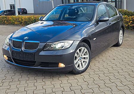 BMW 325 i Lim. Aut. Glasdach/Xenon/Leder/wenig km!