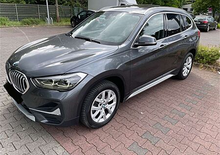 BMW X1 xDrive 18d Standheizung HUD LED Panorama Kamera