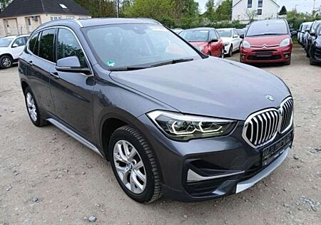 BMW X1 xDrive 18d Headup LED Panorama Kamera PDC