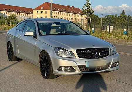 Mercedes-Benz C 180 Coupe BlueEFFICIENCY 7G-TRONIC