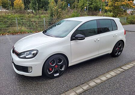 VW Golf GTI Volkswagen Golf 2.0 GTI