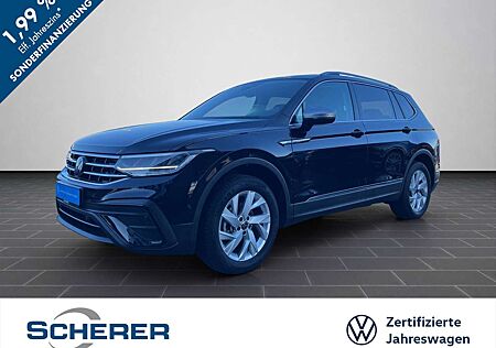 VW Tiguan Allspace Volkswagen Life 1.5 TSI DSG 7-Sitzer NAVI A