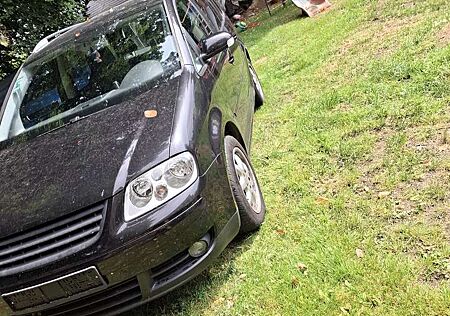 VW Touran Volkswagen 2.0 TDI Trendline