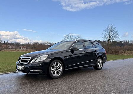 Mercedes-Benz E 200 T BlueEFFICIENCY Avantgarde