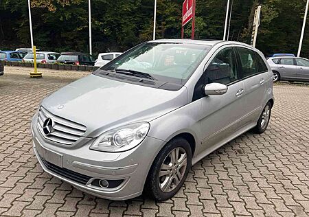 Mercedes-Benz B 200 CDI Automatik Panoramadach Klima Neu Tüv