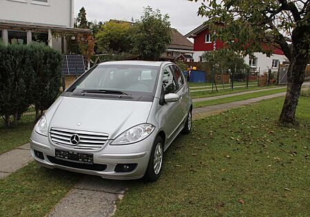 Mercedes-Benz A 170 ELEGANCE Klima el SHD Autom PDC SHZ