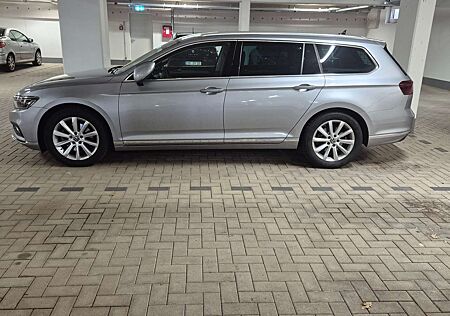 VW Passat Variant Volkswagen 2.0 TDI SCR DSG Elegance