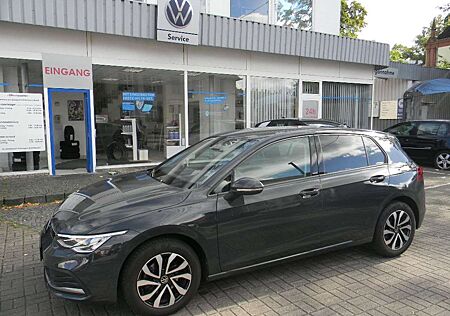 VW Golf Volkswagen VIII Lim. Active 1,5 TSI 6 GANG STH.
