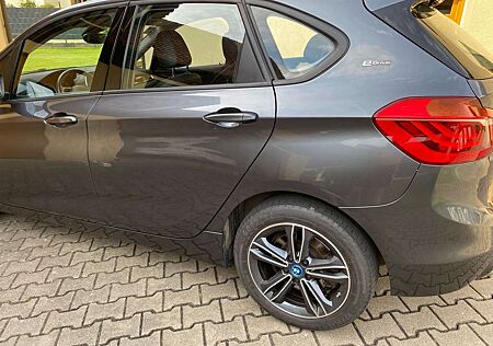 BMW 225xe 225 2er Active Tourer Plug-In-Hybrid iPerformanc