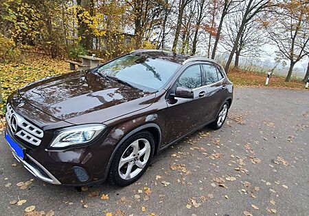 Mercedes-Benz GLA 200 7G-DCT Urban