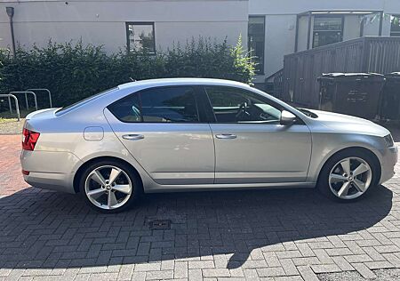 Skoda Octavia 1.8 TSI Style / StdHzg, Xenon, Leder, Navi