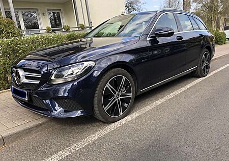 Mercedes-Benz C 300 de T 9G-TRONIC Exclusive + Kamera Hinter und Forne
