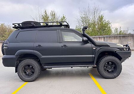 Toyota Land Cruiser 3.0 D-4D ARMOURED GEPANZERT PANZER