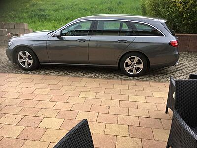 Mercedes-Benz E 200 E 200 d T 9G-TRONIC