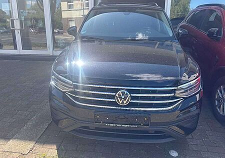 VW Tiguan Volkswagen 1.5 TSI Automatik, Navi, AHK schwenkbar