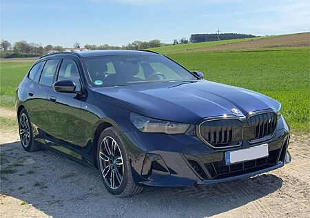 BMW i5 eDrive40 M Sport - Autobahnass., Panorama, AHK