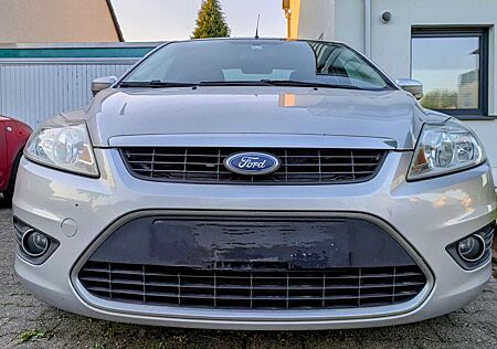 Ford Focus II Stufenheck 1,8 TDCi 85kW Ghia