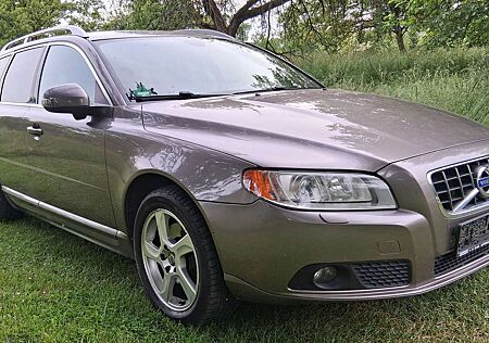 Volvo V70 2.5T Summum Benzin & CNG Tüv-NEU, 6-Gang