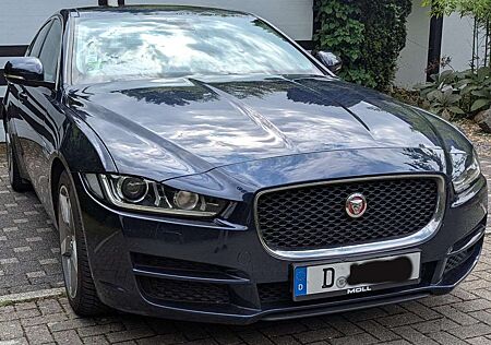 Jaguar XE 25t Portfolio