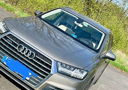 Audi Q7 3.0 TDI quattro tiptronic 7 Sitze