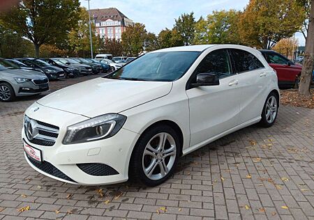 Mercedes-Benz A 200 BlueEfficiency Navi Bi-Xenon Klima SHZ
