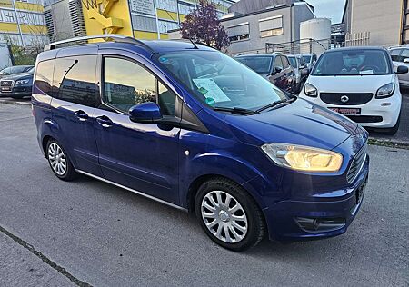 Ford Tourneo Courier Titanium 1-Hand scheckheft Neu Tüv