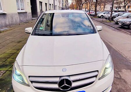 Mercedes-Benz B 200 (BlueEFFICIENCY) 7G-DCT