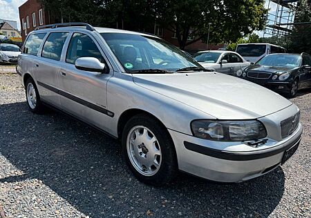 Volvo V70 2.4