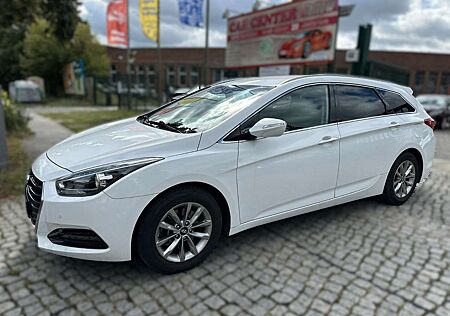 Hyundai i40 cw 1.Hand Automatik AHK