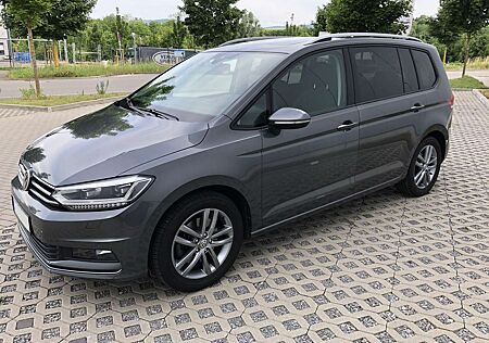 VW Touran Volkswagen BMT Sound