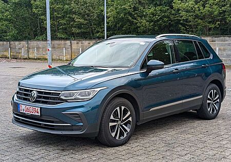 VW Tiguan Volkswagen United Nightshade Blue IQLight