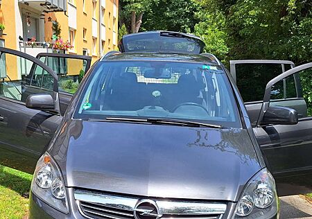 Opel Zafira 1.8 Design Edition