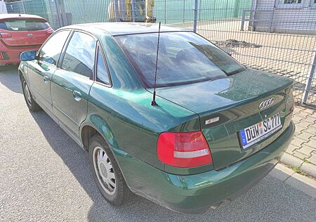 Audi A4 AUTOMATIK 1.8 KLIMAA ALLWETTER SERVO USB BLUETOOTH