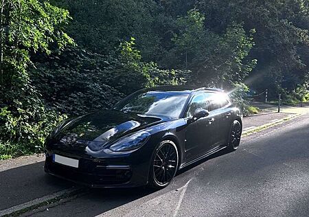 Porsche Panamera GTS ST V8 21“ Alcantara LED HUB Pano Bose