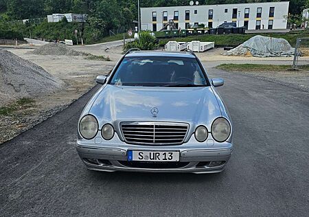 Mercedes-Benz E 240 T Avantgarde