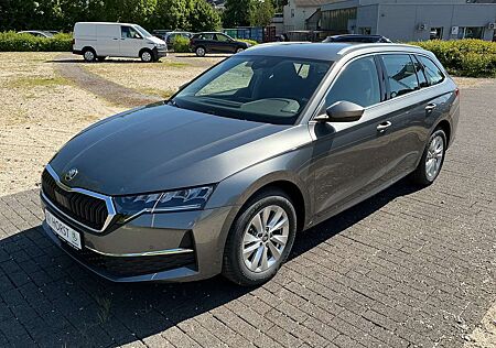 Skoda Octavia 1.5 TSI mHEV 110 kW Selection Navi Kamera