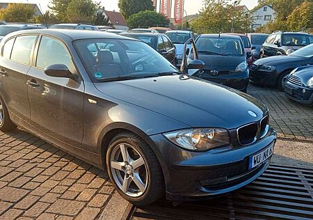 BMW 118 i Klimatr Leder Tempom Sitzhzg PDC 6Gang Alu