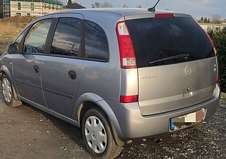 Opel Meriva 1.8 16V (Essentia)