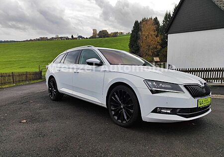 Skoda Superb gebraucht kaufen Skoda Superb Combi Style *KAM*SH*NAVI*19ZOLL*DSG*