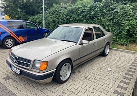 Mercedes-Benz E 300 4Matic