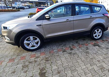 Ford Kuga 1.5 EcoBoost 2x4 Trend