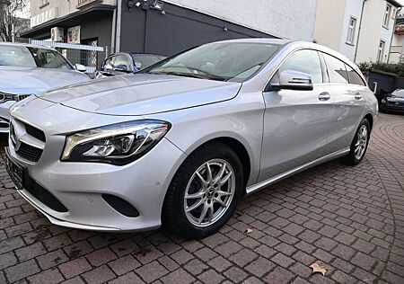 Mercedes-Benz CLA 200 LED-Scheinwerfer/Navi