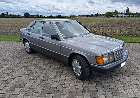 Mercedes-Benz 190 E