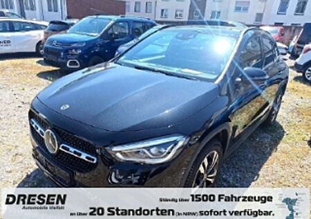 Mercedes-Benz GLA 200 Progressive 4Matic Automatik AHK-klappbar El. Pano