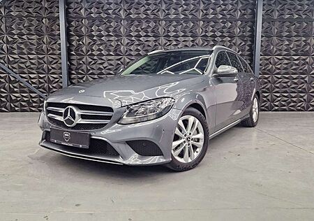 Mercedes-Benz C 300 T AVANTGARDE 1.Hand/NAVI+AHK+ACC+KAM+APPLE