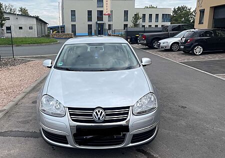 VW Jetta Volkswagen 1.6 Trendline
